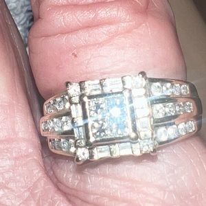 14 Karat gold diamond ring